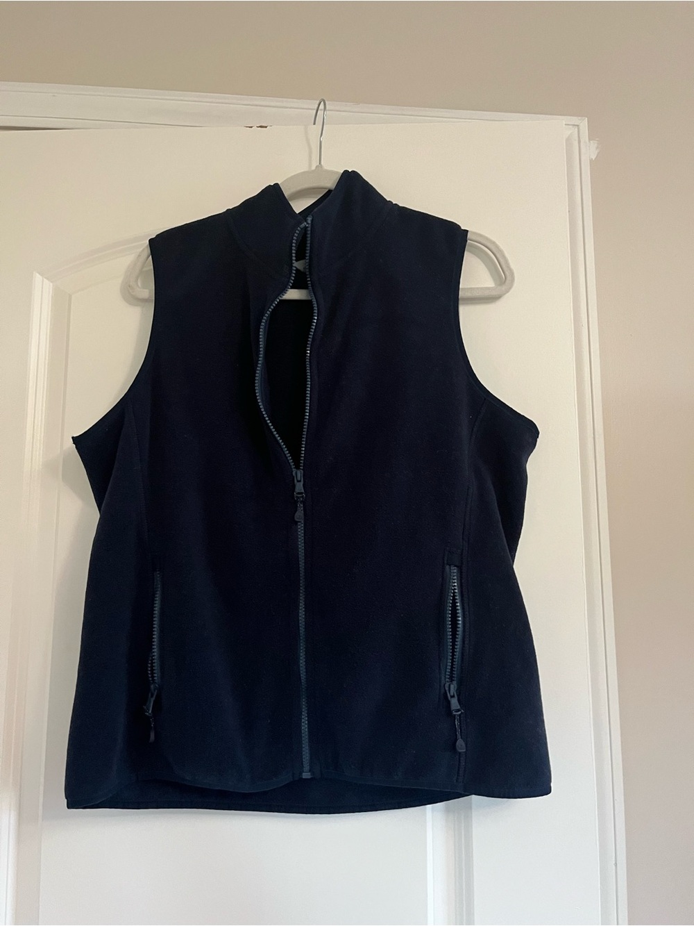 Vineyard Vines Women's Navy Zip-Up Fleece Vest -L